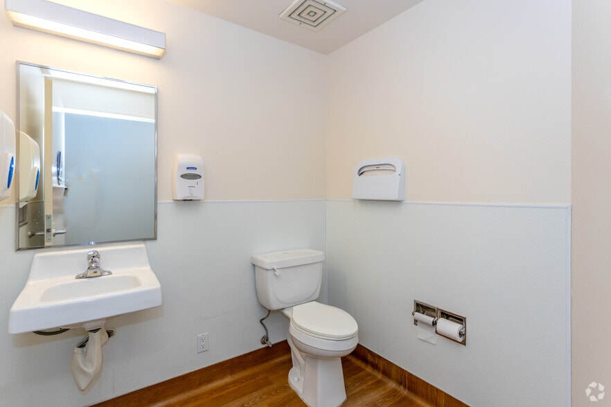 More Photos Of 488 E Valley Pky, Escondido Medical For Lease