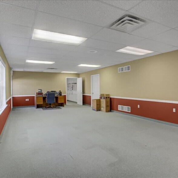More Photos Of 1137 Kennebec Dr, Chambersburg Office For Lease