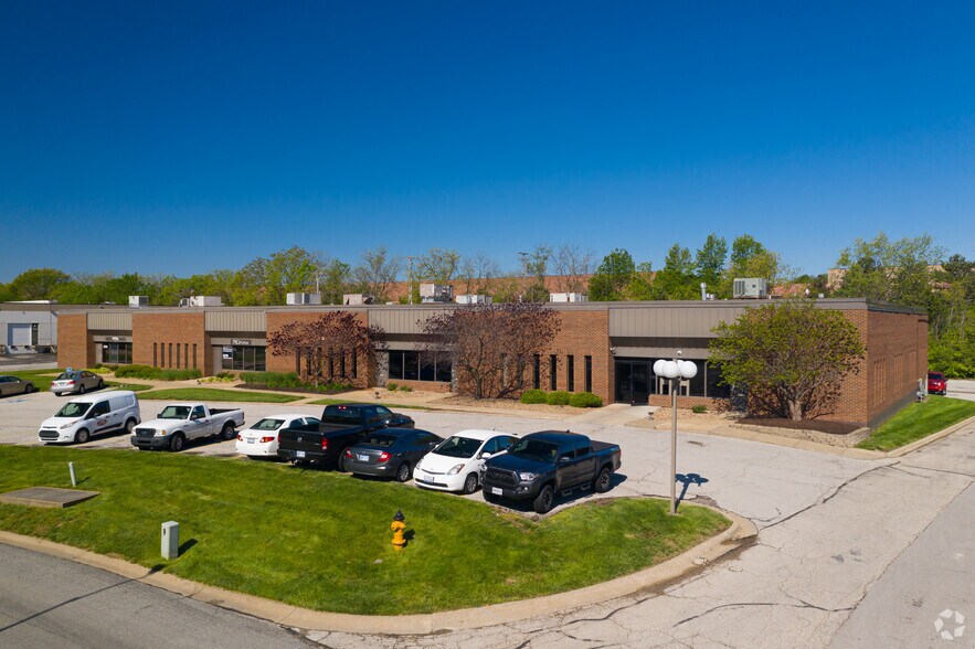 More Photos Of 8210-8224 Nieman Rd, Lenexa Warehouse For Sale