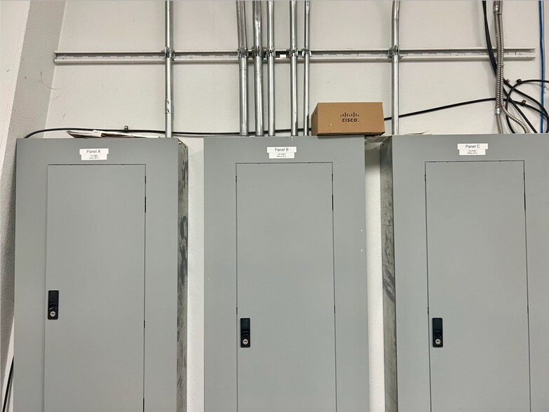 More Photos Of 760 Jim Wright Fwy, Fort Worth Showroom For Sale