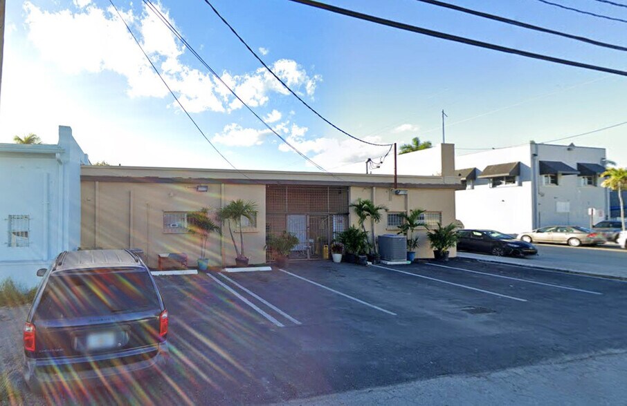 More Photos Of 137-141 N Krome Ave, Homestead Storefront For Sale