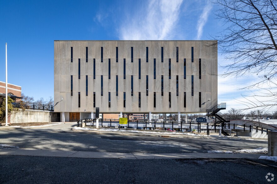 More Photos Of 6 Dumont Pl, Morristown Office For Lease