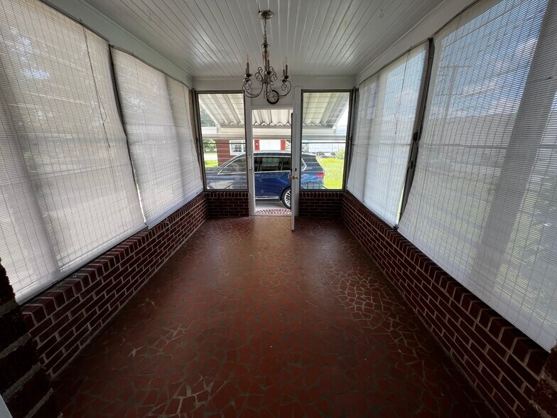 More Photos Of 2525 W Franklin Blvd, Gastonia Office For Sale