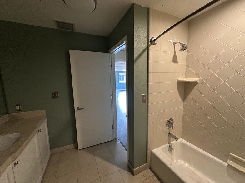 More Photos Of 1800 El Camino Real, Menlo Park Office For Sale