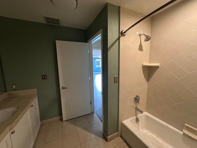 More Photos Of 1800 El Camino Real, Menlo Park Office For Sale