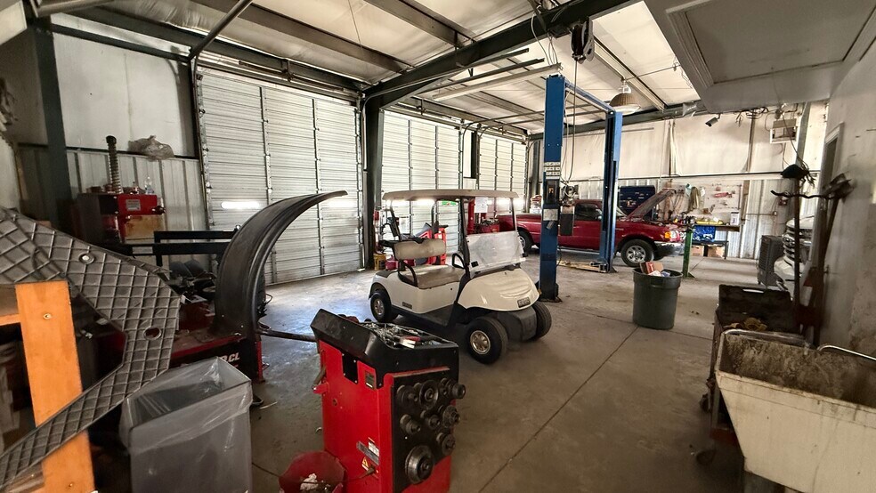 More Photos Of 3919 Highway 25, Montevallo Service For Sale