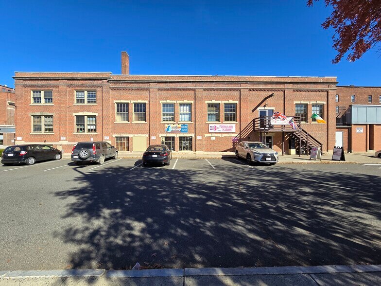 More Photos Of 16 Armory St, Northampton Office For Sale