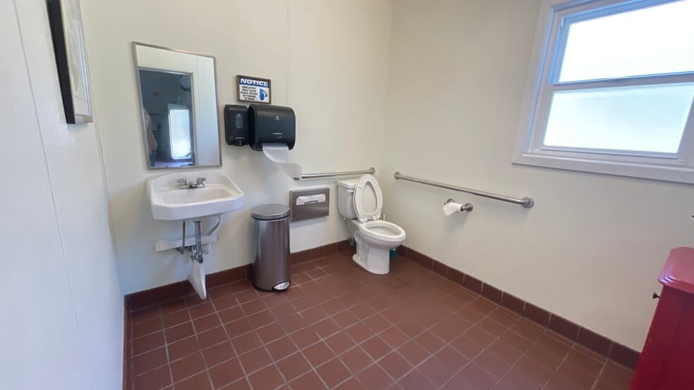 More Photos Of 1050 S Santa Fe Ave, Vista Lodge Meeting Hall For Sale