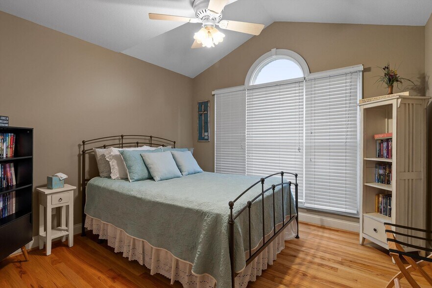 More Photos Of 1020 Thomas Rd, Benton Multifamily For Sale