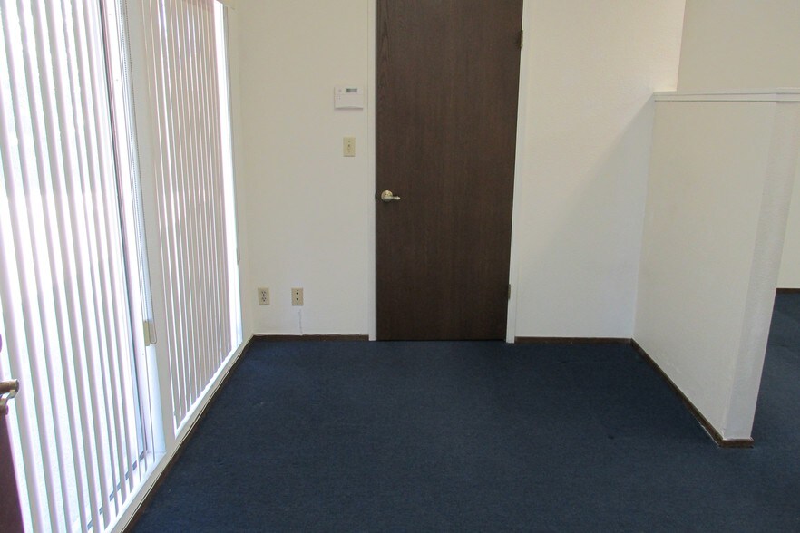 More Photos Of 6617 Madison Ave, Carmichael Office For Lease
