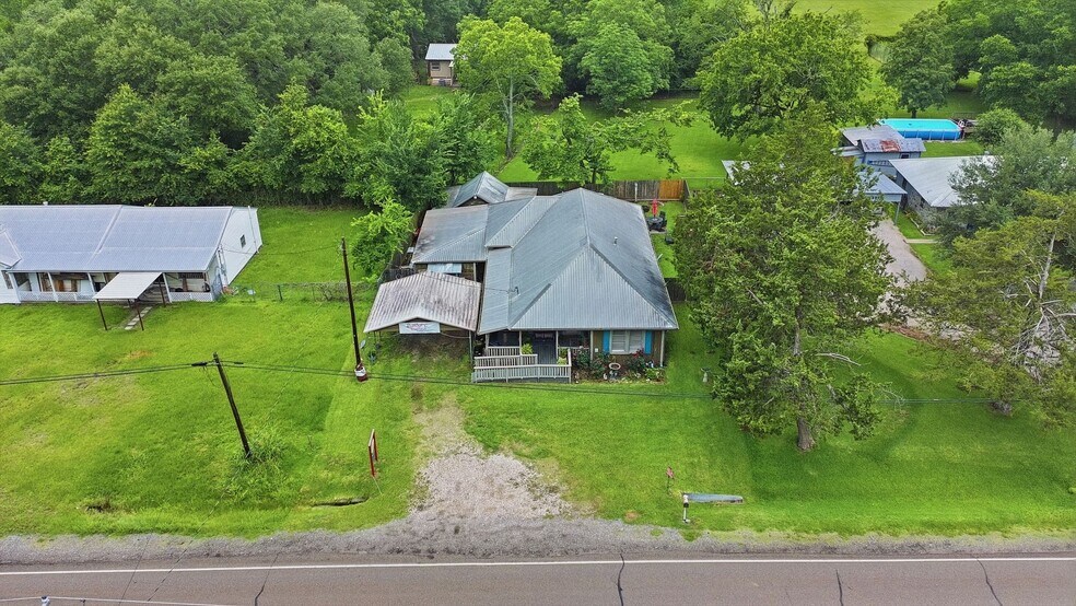More Photos Of 9282 State Highway 75 S, New Waverly Freestanding For Sale