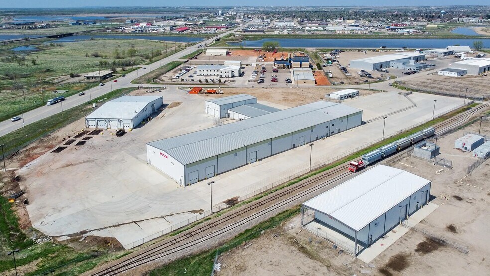 More Photos Of 420 22nd Ave NE, Williston Light Manufacturing For Lease