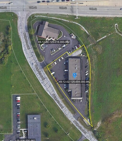 More Photos Of 855 N High School Rd, Indianapolis Storefront For Lease