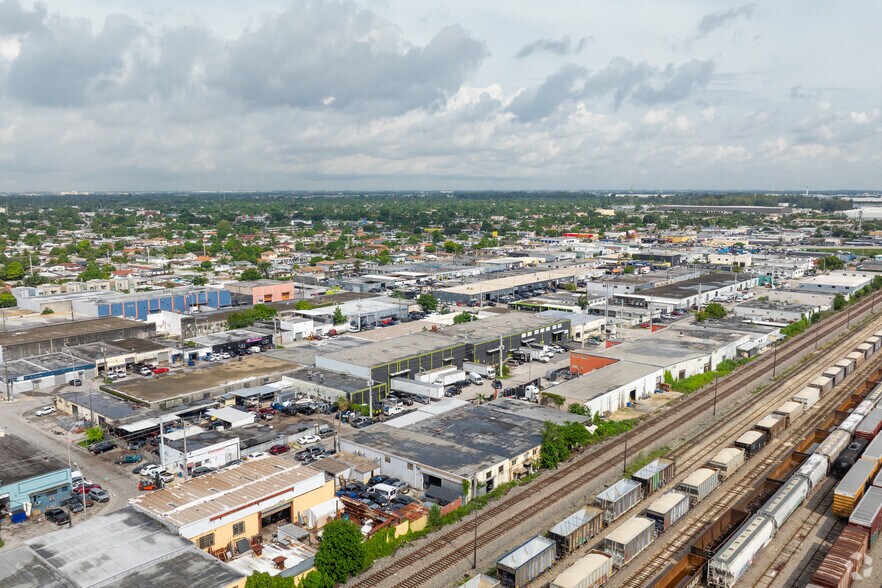 More Photos Of 4305-4325 E 11th Ave, Hialeah Warehouse For Sale