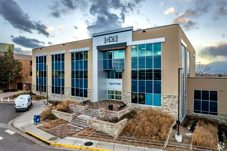 More Photos Of 1411 S Potomac St, Aurora Unknown For Lease