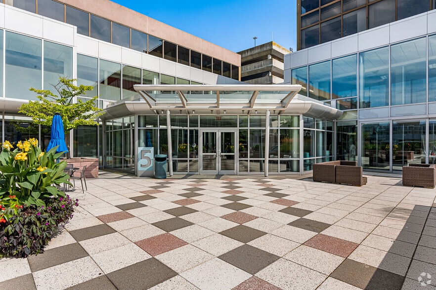 More Photos Of 1 Landmark Sq, Stamford Unknown For Lease