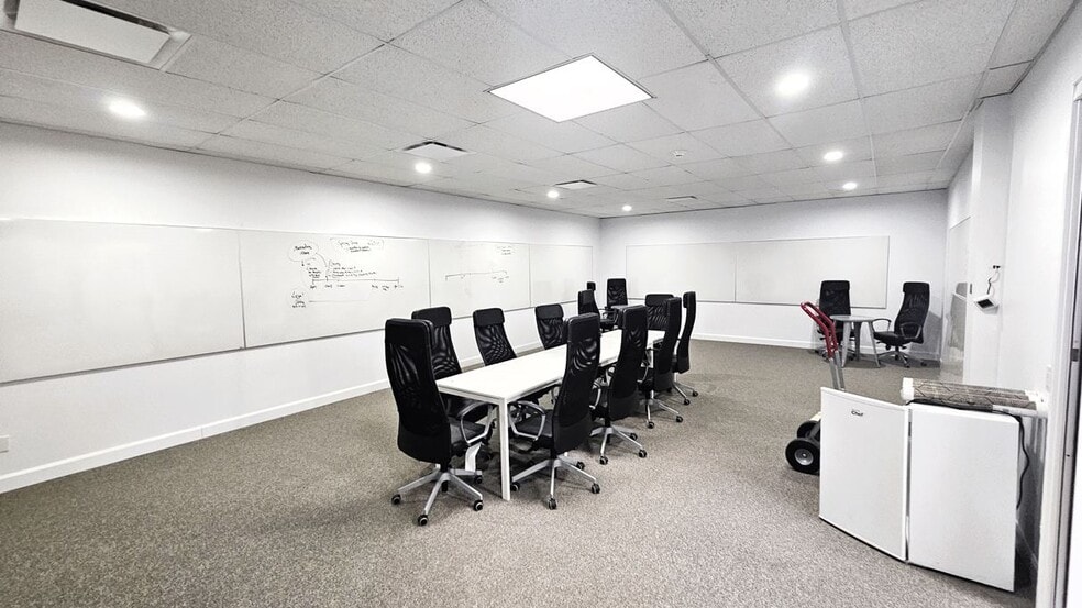 More Photos Of 80 Queen St, Kingston Office For Lease