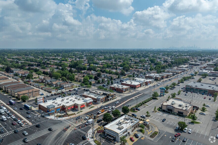 More Photos Of 7170 Cermak Rd, Berwyn Freestanding For Sale
