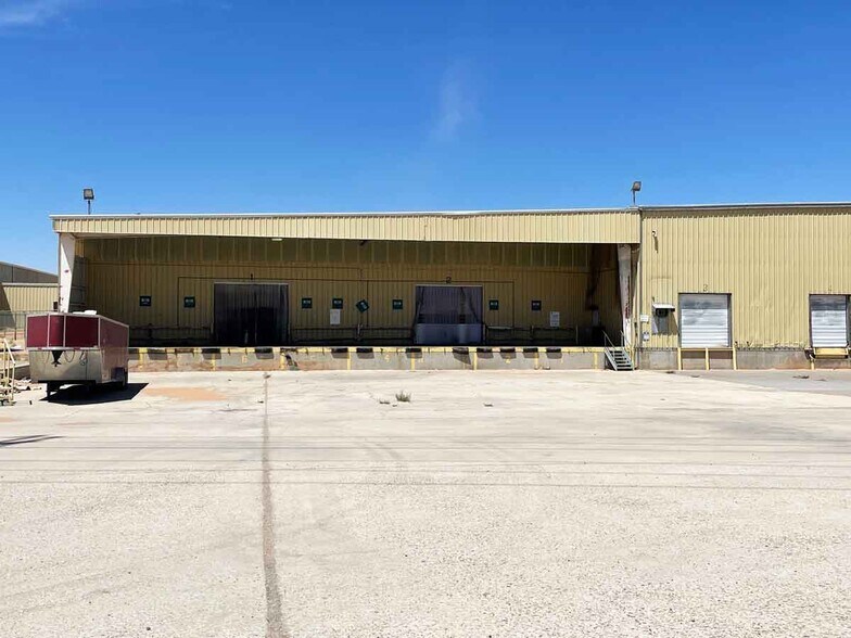 More Photos Of 8000 Ashley Rd, El Paso Distribution For Lease