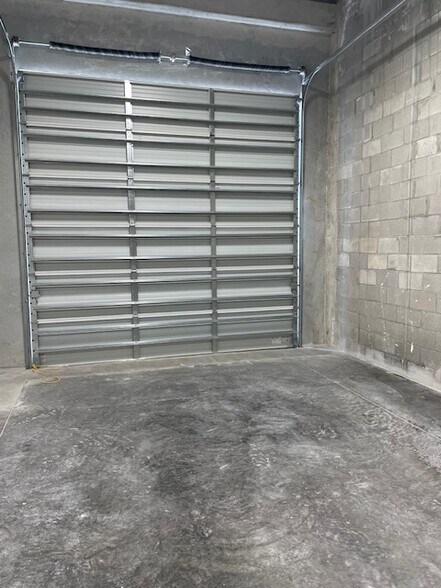 More Photos Of 10890 NW 17th St, Doral Storefront Retail Office For Sale