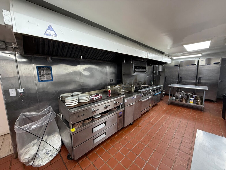 More Photos Of 95 2nd Ave, New York Apartments For Lease