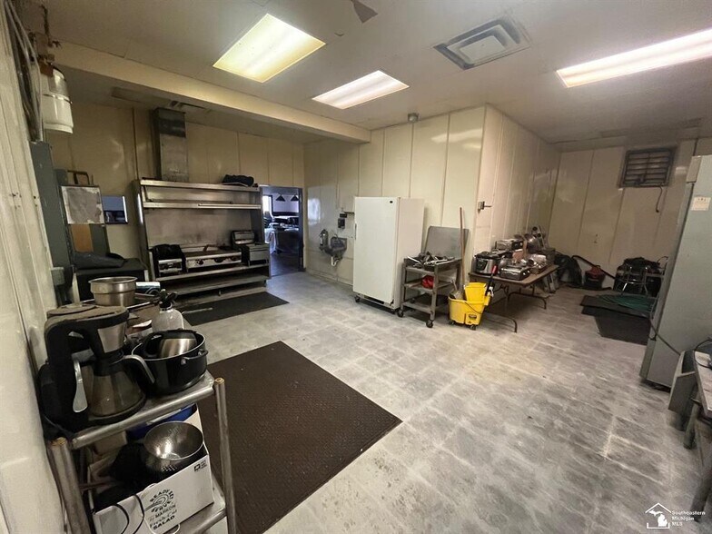 More Photos Of 1090 N Dixie Hwy, Monroe Restaurant For Sale