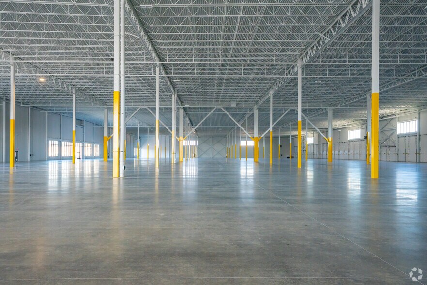 More Photos Of 936 Harrison Ave, Kearny Distribution For Lease