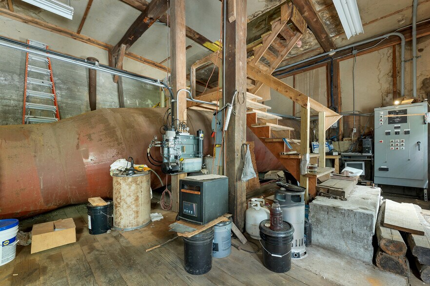 More Photos Of 22 Main St, Ashland Warehouse For Sale