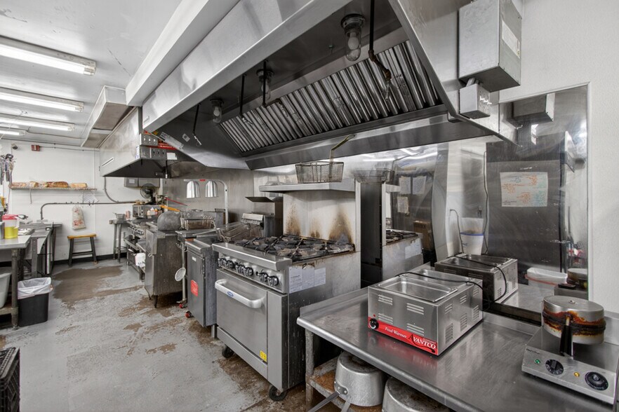 More Photos Of 206 Hwy 20, Salina Restaurant For Sale