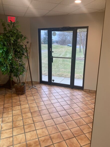 More Photos Of 25000 N River Rd, Harrison Township General Retail For Lease