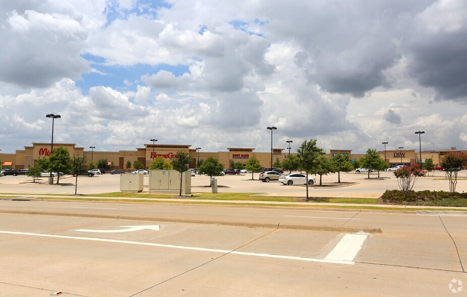 More Photos Of Hwy 121, Euless Unknown For Lease