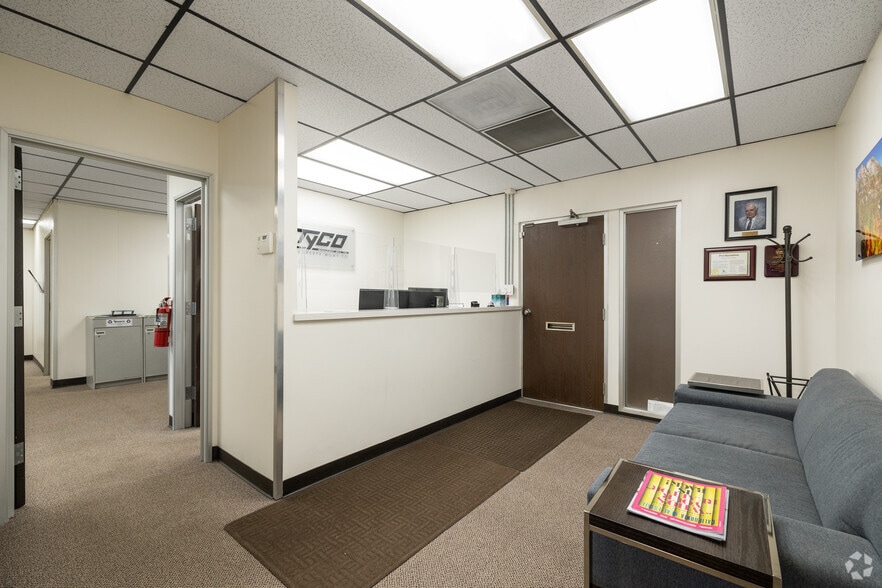 More Photos Of 4045 Bonita Rd, Bonita Office For Lease