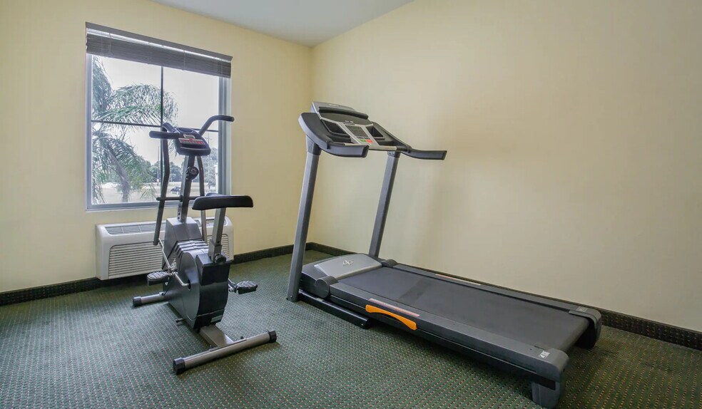 More Photos Of 105 Lamar St, Houma Hotel For Sale