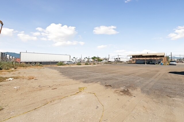 More Photos Of 10566 Calabash Ave, Fontana Light Distribution For Sale