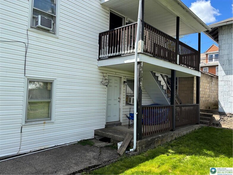 More Photos Of 435 W Main St, Pen Argyl Apartments For Sale