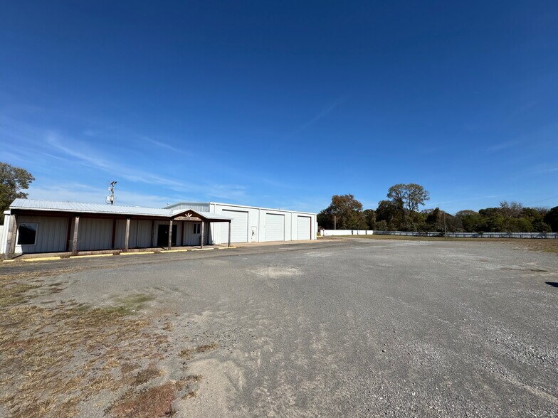 More Photos Of 3436 W 60th St N, Porter Distribution For Sale