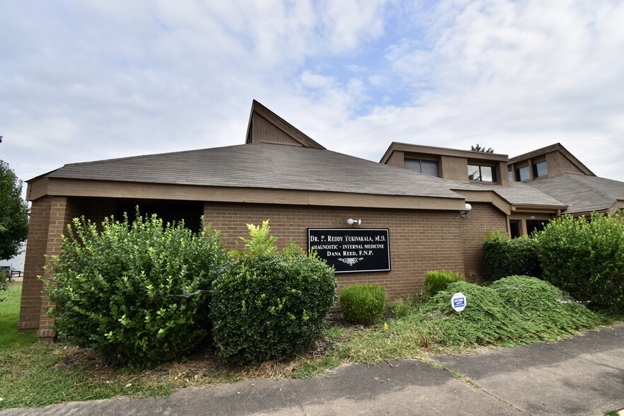 Primary Photo Of 810 Newman Dr, Helena Healthcare For Sale