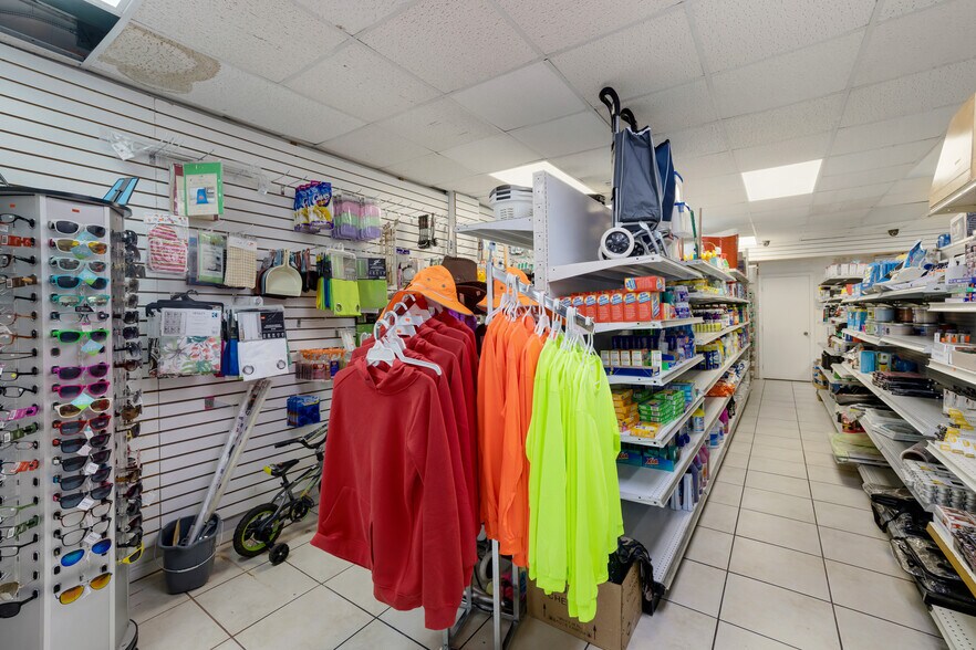 More Photos Of 3160-3158 NW 7th St, Miami Convenience Store For Sale