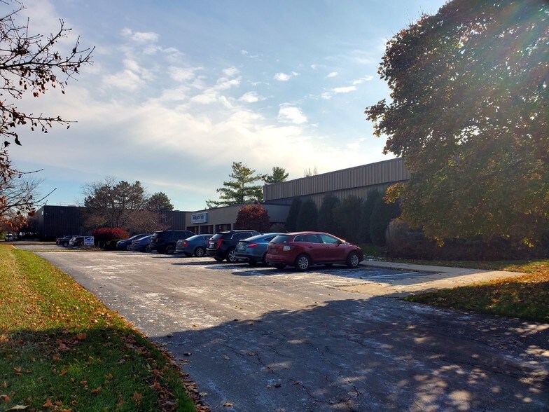 More Photos Of 255 Enterprise Dr, Lewis Center Warehouse For Lease
