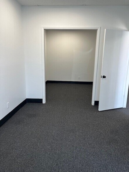 More Photos Of 9225 Ulmerton Rd, Largo Light Distribution For Lease