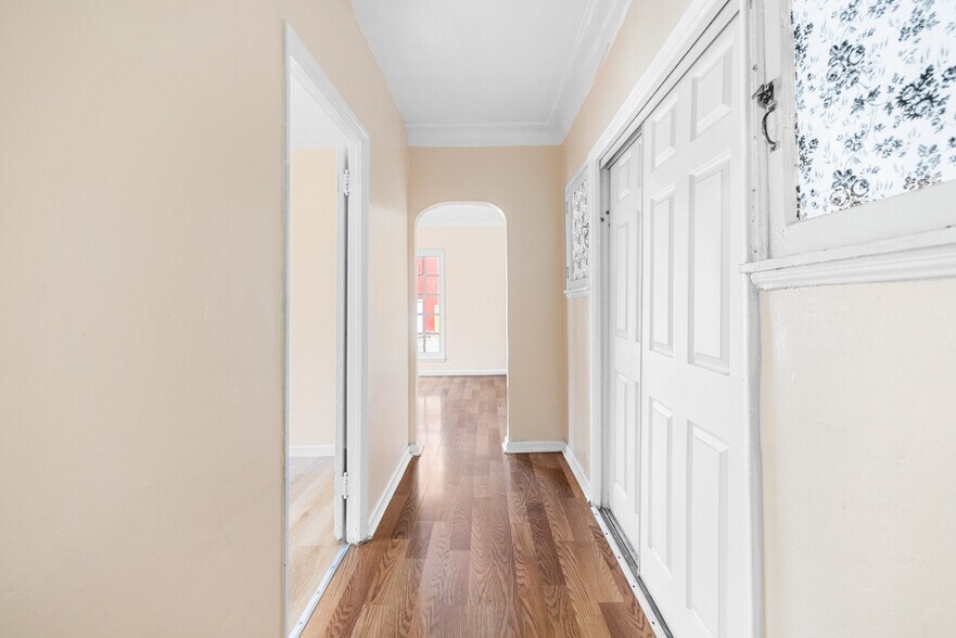 More Photos Of 1836 Lansdowne Ave, Los Angeles Multifamily For Sale