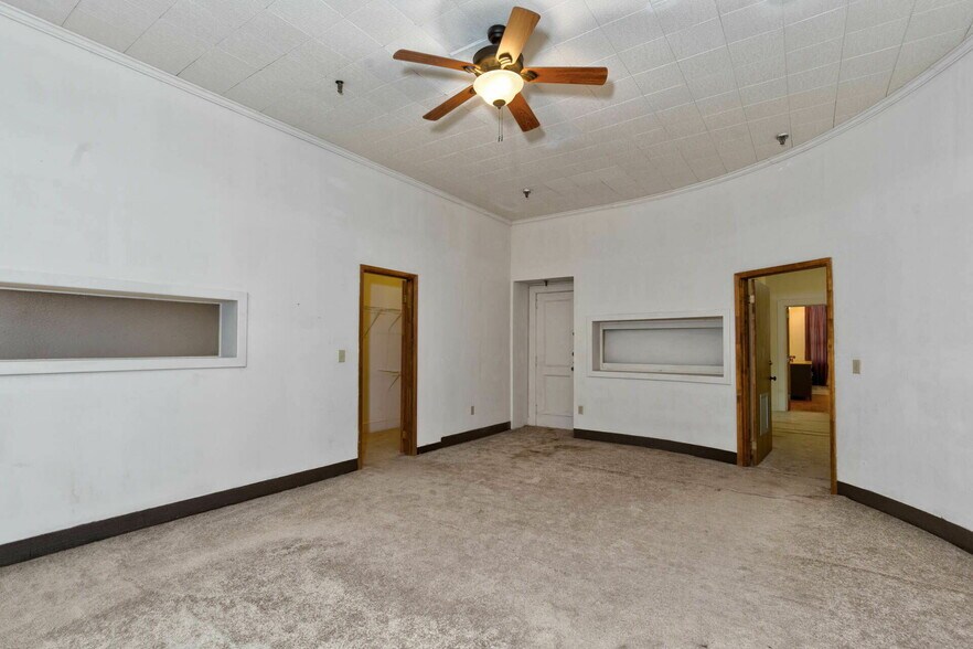 More Photos Of 1237 Broadway, Columbus Storefront For Sale