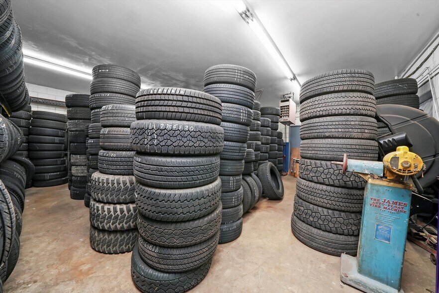 More Photos Of 108 S Batavia Ave, Batavia Auto Repair For Sale