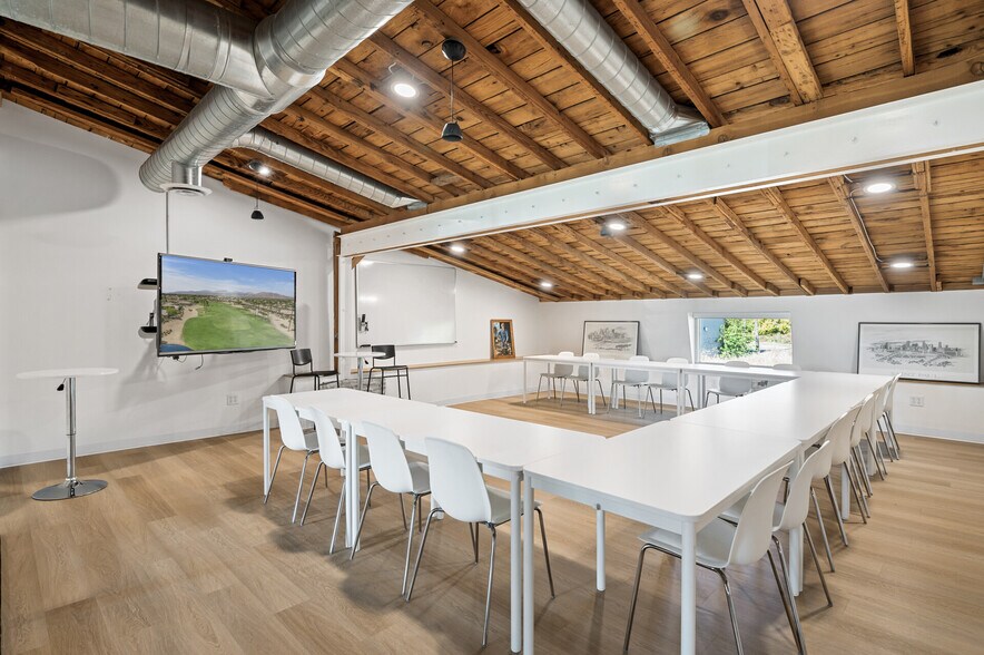 More Photos Of 1153 SE 16th Ave, Minneapolis Coworking Space