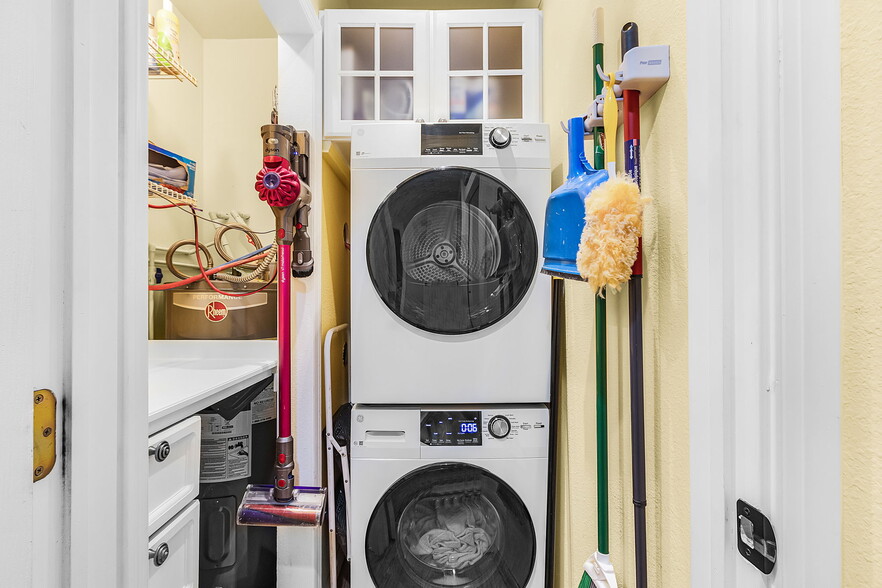 More Photos Of 530 Green St, Englewood Storefront Retail Residential For Sale