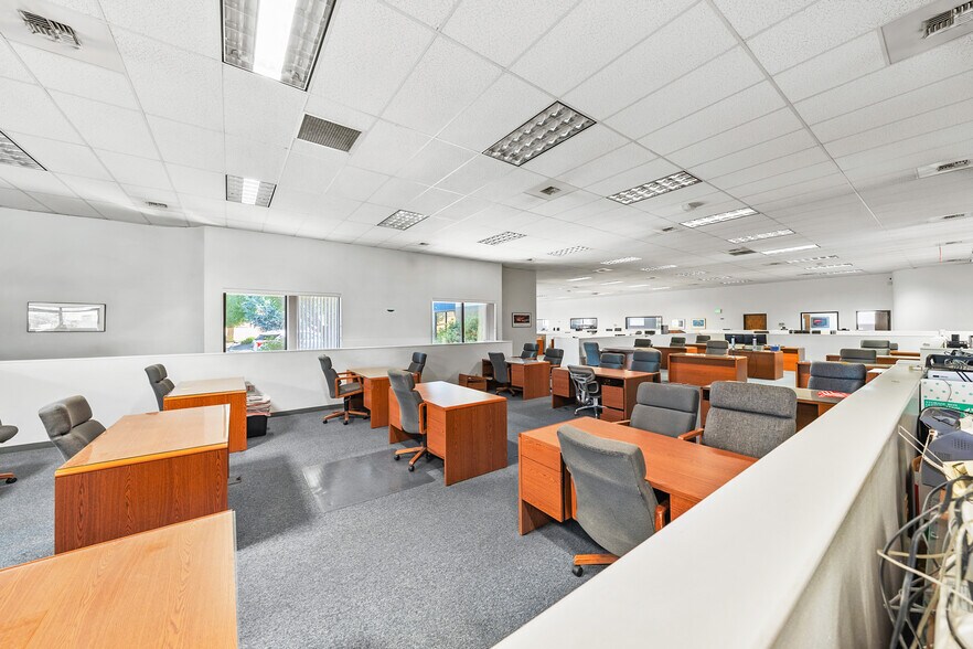 More Photos Of 2090 Commerce Dr, Medford Office For Lease