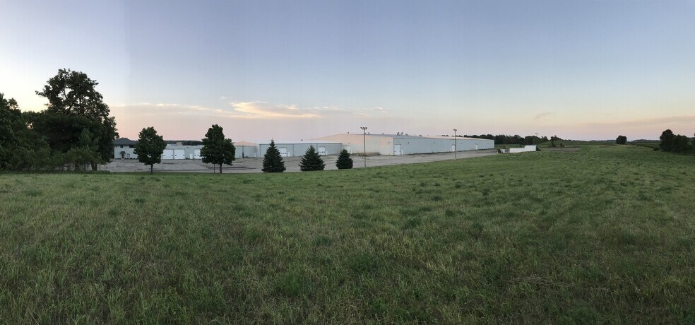 More Photos Of 3249 S County Road 45, Owatonna Warehouse For Lease