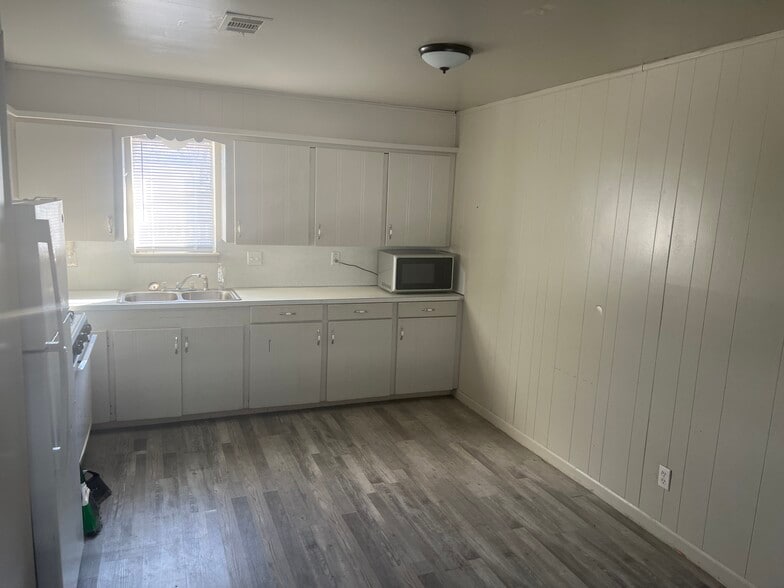 More Photos Of 314 E Ash St, Skiatook Apartments For Sale