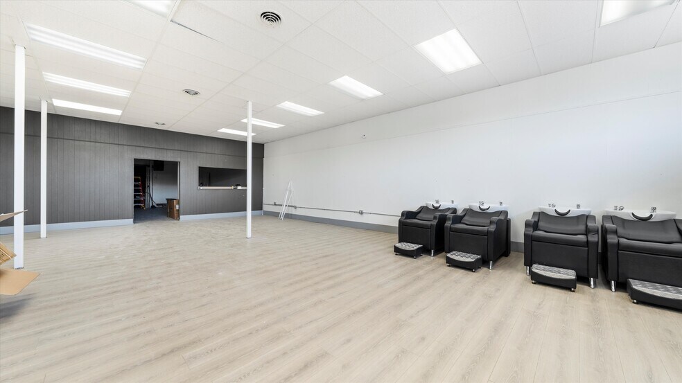 More Photos Of , Selah General Retail For Sale