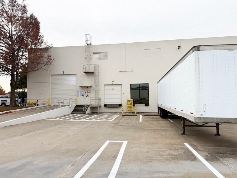More Photos Of 3605 E Plano Pky, Plano Light Distribution For Lease